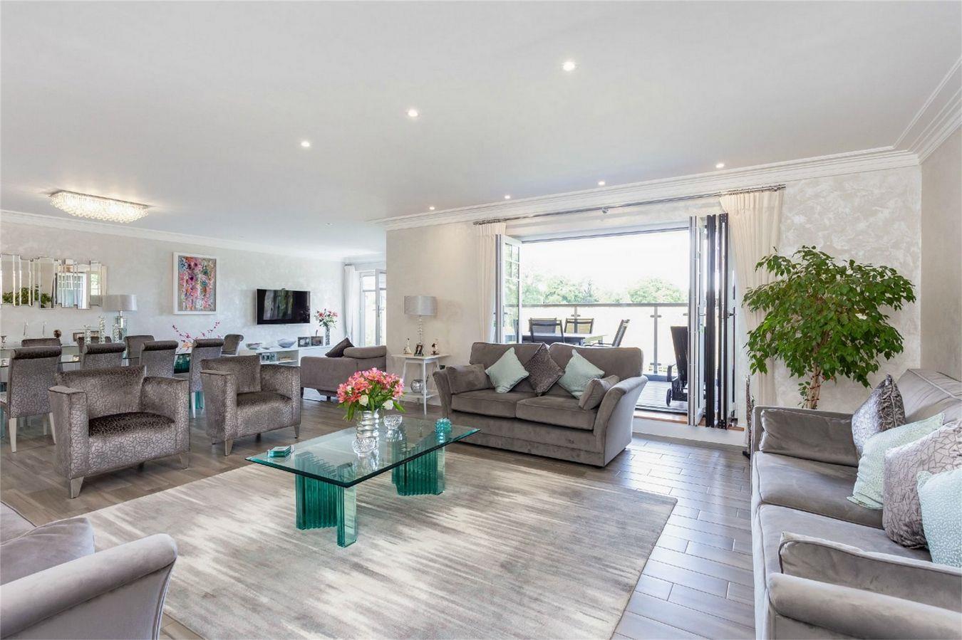 Magpie Hall Road, Bushey